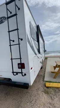B&W RV rentals photo 2