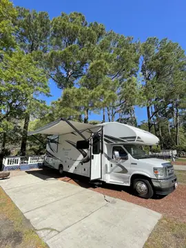B&W RV rentals photo 3