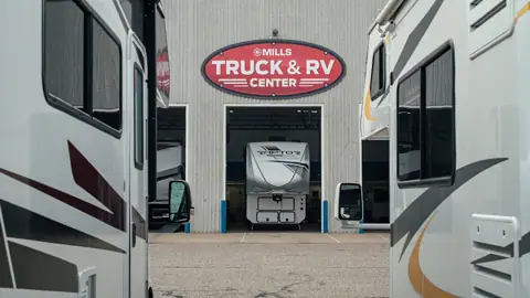 Mills Truck Service Center in Baxter, MN