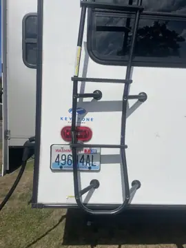 Baileys Truck & RV photo 3