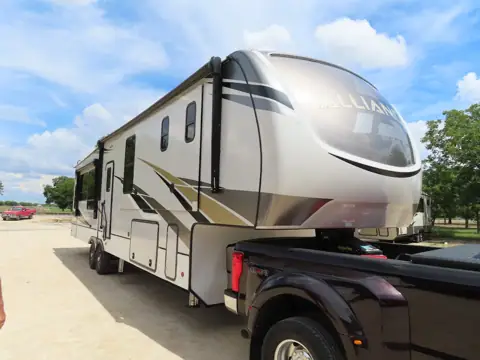 McQueeney Collision Inc in New Braunfels, TX