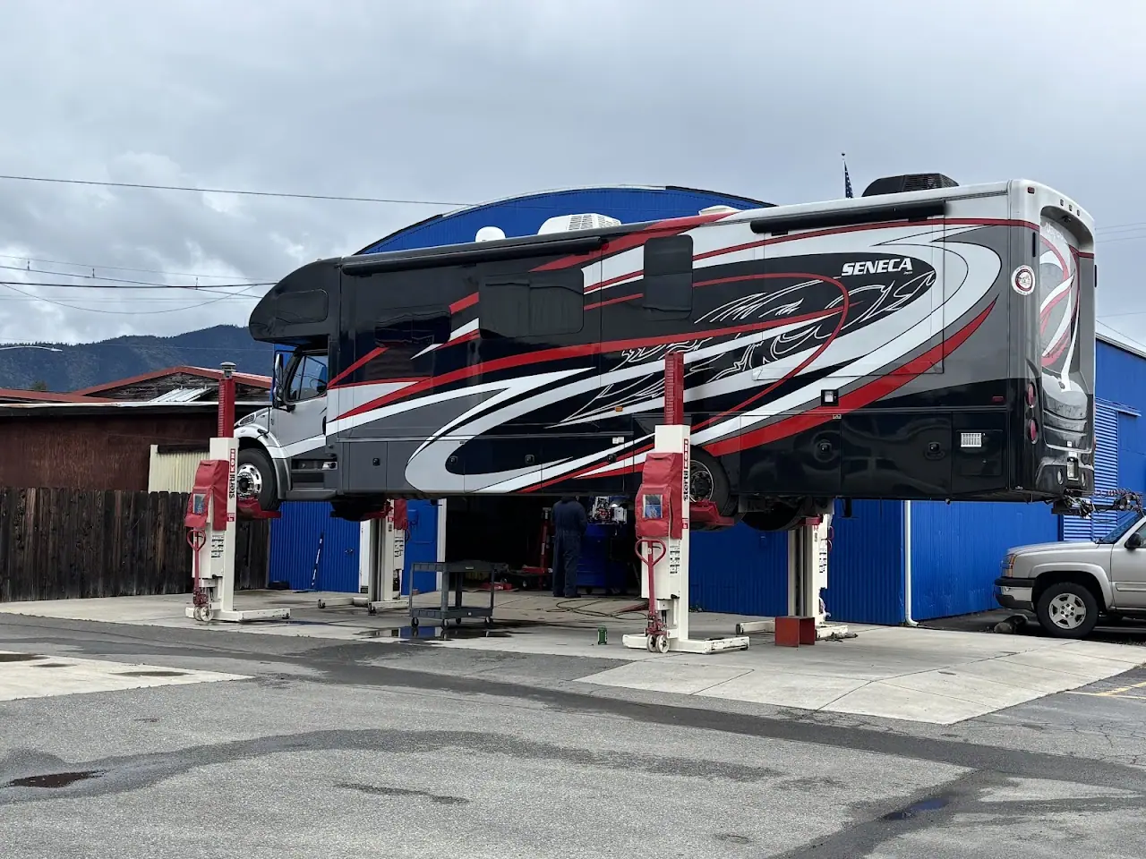 Henderson's Line-Up, RV repair in Grants Pass