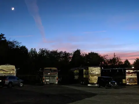 East Tennessee Luxury Coach photo 3