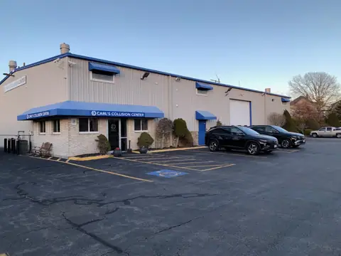 Carl's Collision Center photo 2