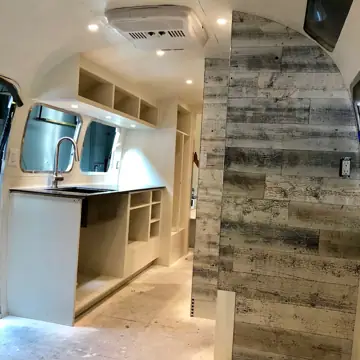 SILVERLINER - Custom Travel Trailers photo 3
