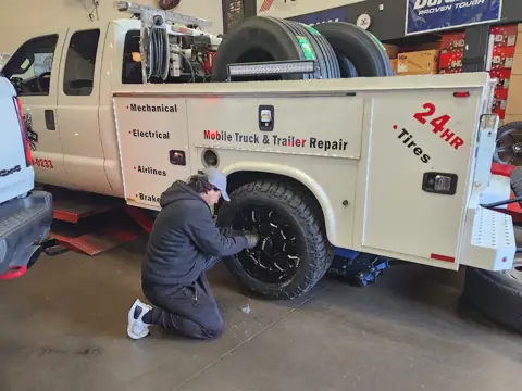 semi truck and trailer repairs photo 2