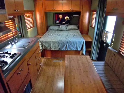 Tommy's Custom Coach Works in San Diego, CA