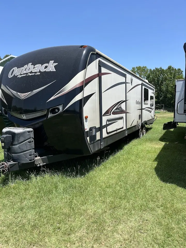 Dent Unlimited, RV repair in Ben Wheeler