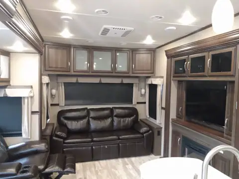 Etnoyer's RV World Inc photo 2