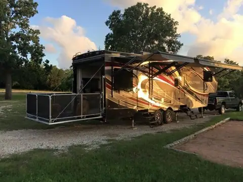 All RV Custom Coach and Collision photo 3