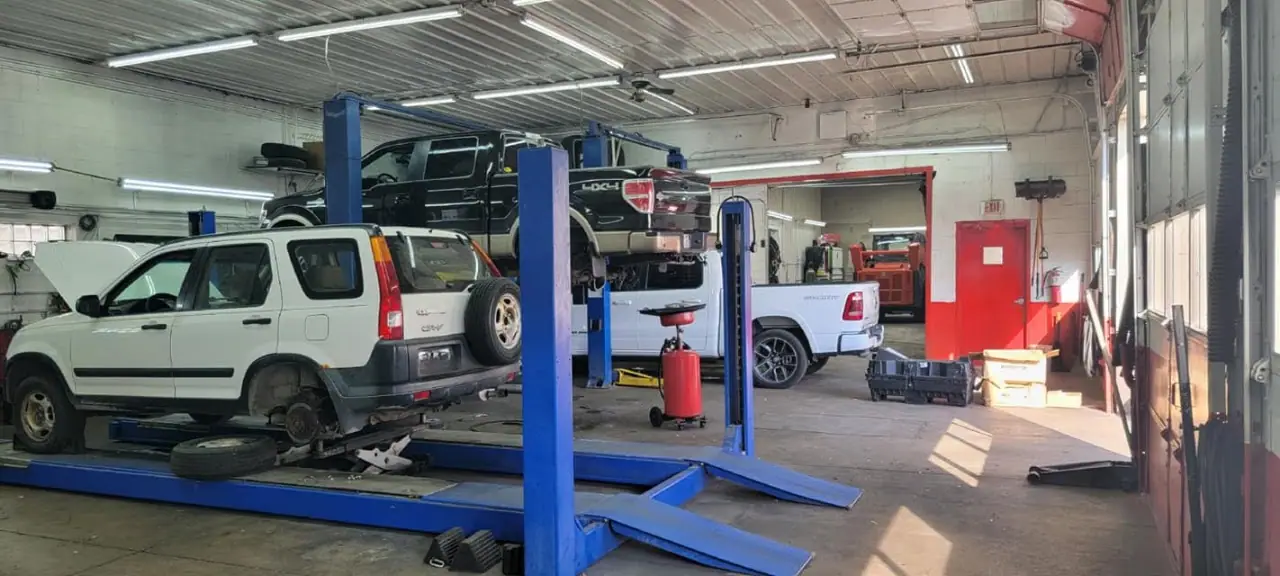 Del's Service Center, Towing and Repair Service. Light and Heavy-duty Services including RV'S., RV repair in Onalaska