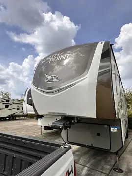 5 STAR COLLISION RVS photo 2