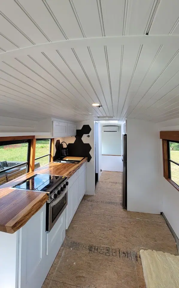 Blackbird Skoolies and Tiny Homes, RV repair in Pine Mountain Valley