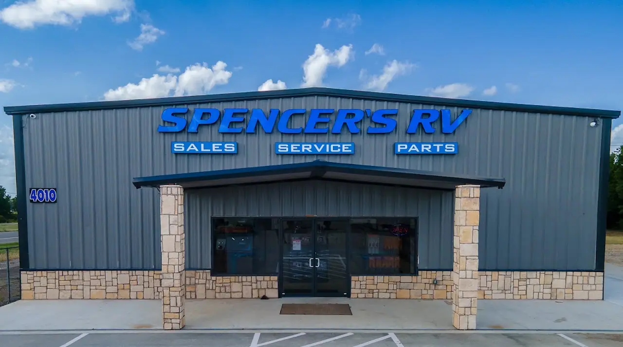 Spencer's RV, RV repair in Paris