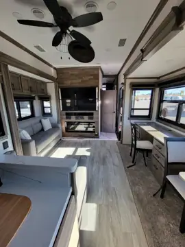 Dakota Discount RV photo 3