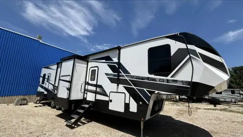 CAMP EZ RV photo 2