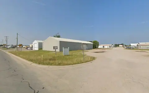 CommonWealth Trailer & Auto photo 2