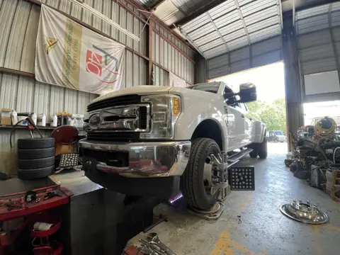 SUNCOAST TRUCK/RV/MARINE REPAIR CENTER photo 3