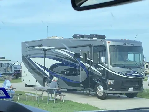 Waymaker Rv Services in Sealy, TX
