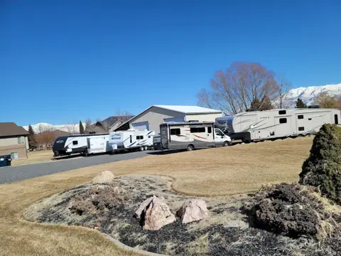 Ozzys Mobile RV LLC. (Ah-zi's) photo 2