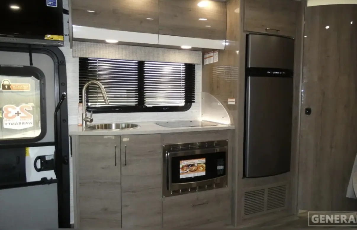 General RV Center, RV repair in Longmont