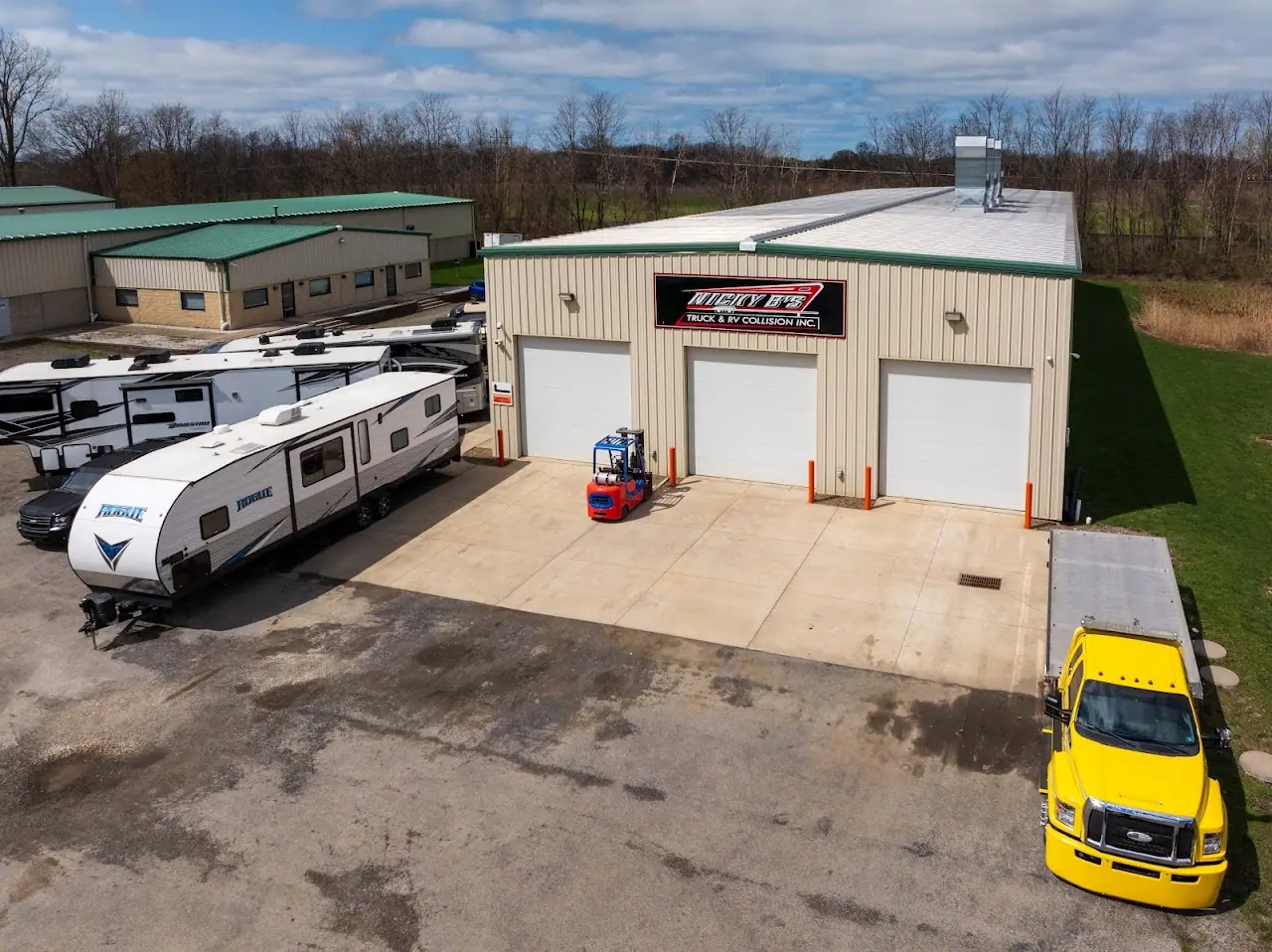 Nicky B's Truck & RV Collision, Inc, RV repair in Fairview
