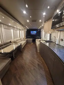 Tradewinds Coach and Marine photo 3