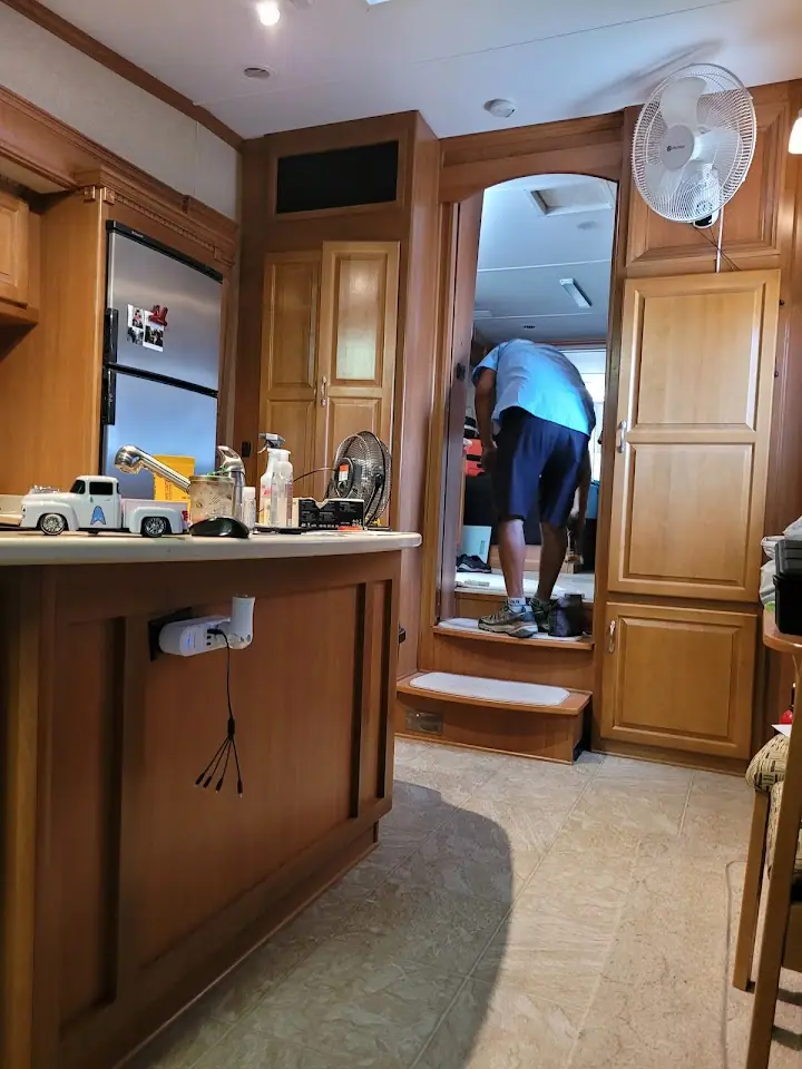 C R G Mobile R. V. Repair, RV repair in Hemet