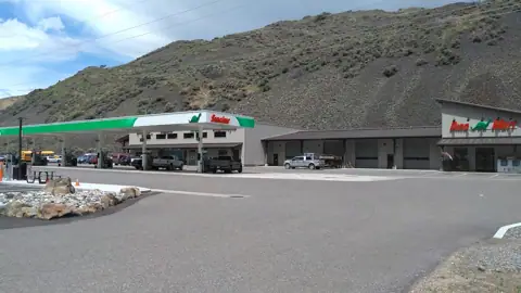Yellowstone Dino Lube & Repair photo 2