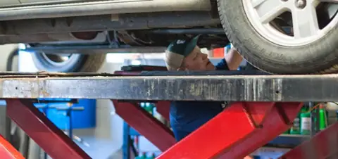 Yellowstone Dino Lube & Repair photo 3