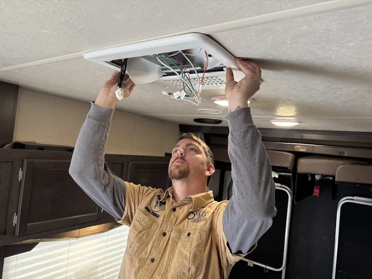 Select RV & Bus Repair, RV repair in Ball