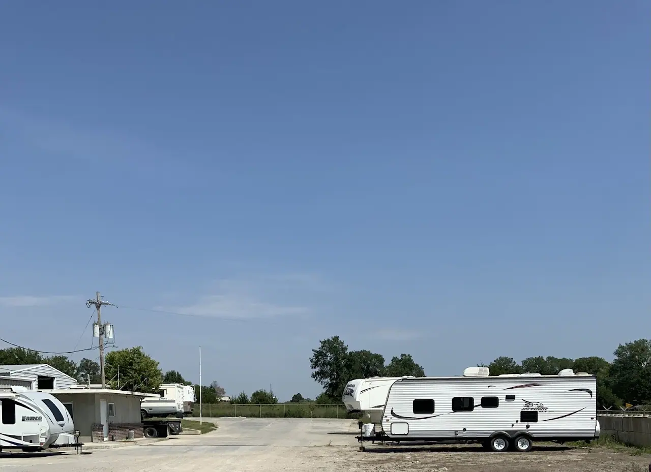 Lawrence RV Center LLC, RV repair in Ozawkie