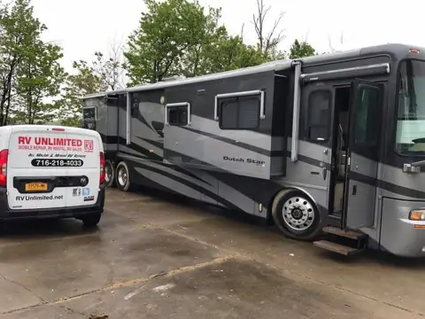 RV Unlimited in Huntersville, NC