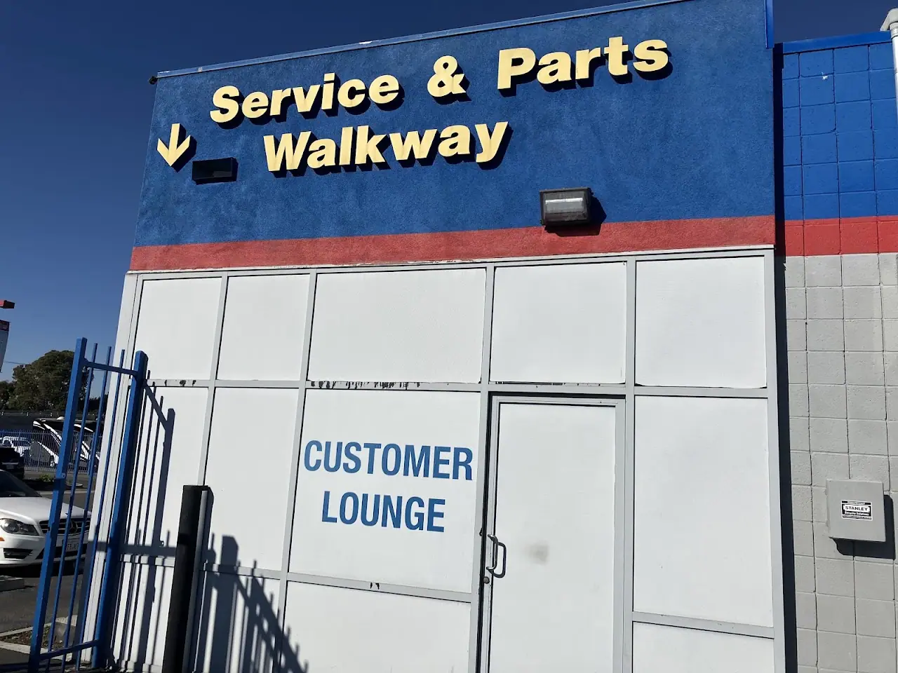 Mike Thompson's RV Super Store, RV repair in Fountain Valley