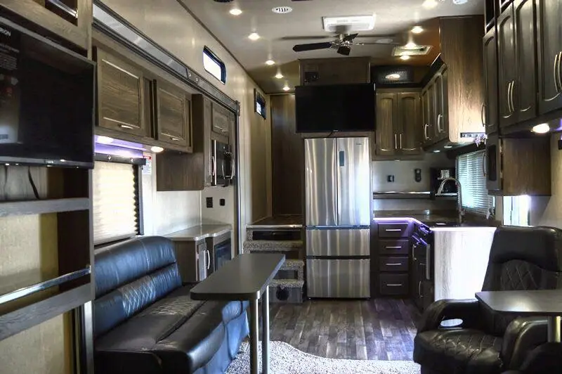 Desert RV Center, RV repair in Huachuca City