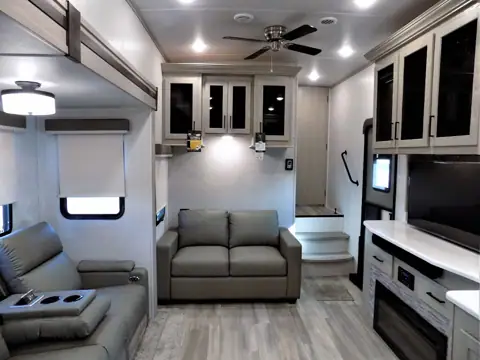Fun Town RV Indianapolis in Edinburgh, IN