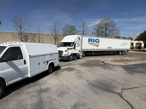 A 24 Hour Roadside Assistance Fleet Service photo 3