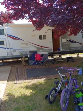 B & L RV photo 3