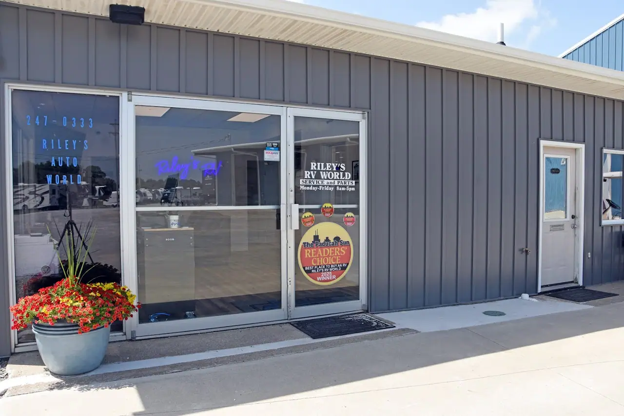 Riley's RV World, RV repair in Mayfield