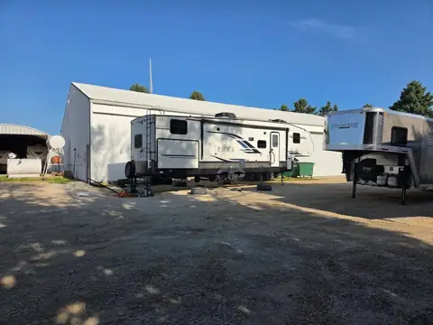 Reis Trailer photo 3