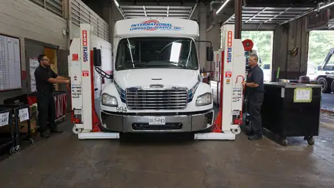 Eyre Heavy Duty - RV, Truck & Bus Repair Services photo 3