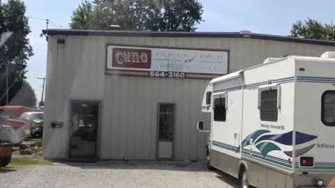 Cuno Pick-Up Coach & Trailer Sales photo 3