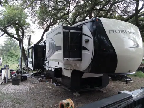 W&W Mobile RV repairs in Colfax, LA