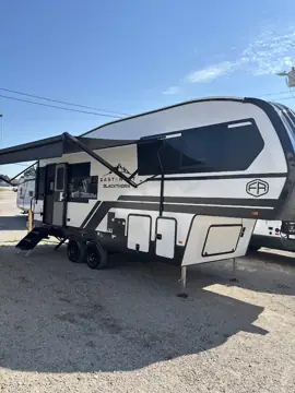 Blue Compass RV Raleigh photo 3