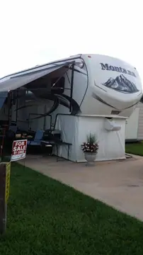 RV Outlet photo 3