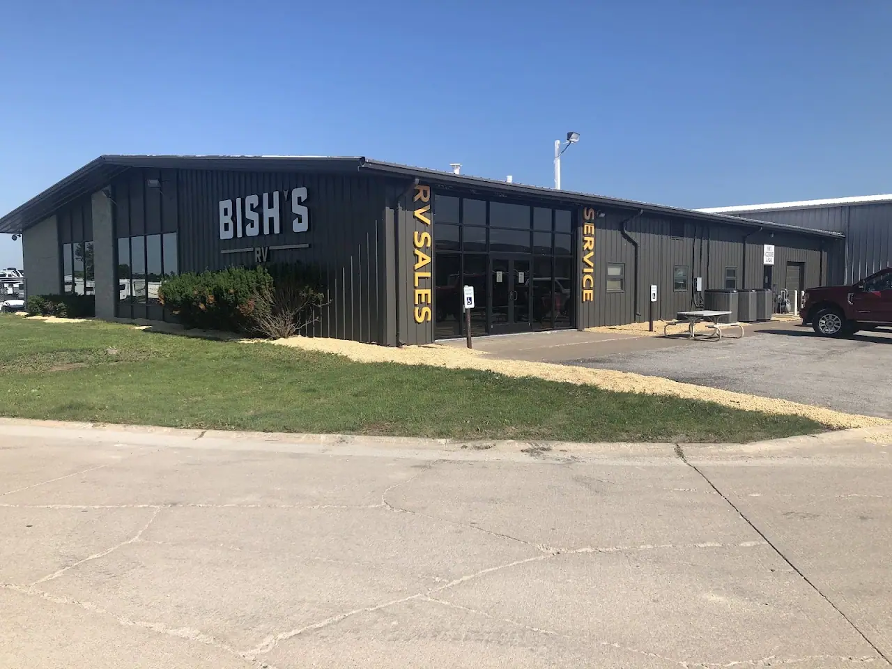 Bish's RV of Davenport, RV repair in Eldridge