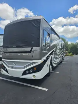 RV Clearcoat Paint & Body photo 2