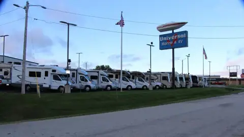 Universal Marine & RV photo 2