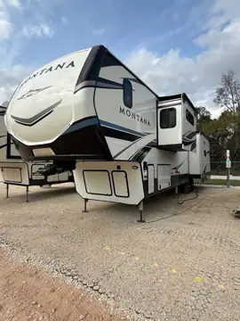 Convenience RV photo 2