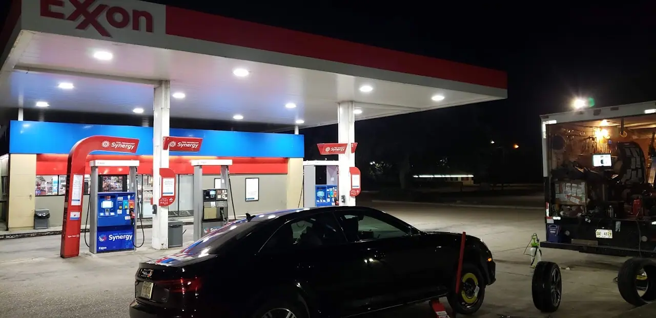 On Time Mobile Tire Shop Roadside Assistance Services/Mounting & Balancing/18 wheeler Rv Tire Change/VehicleLockout/JumpStart, RV repair in Pascagoula